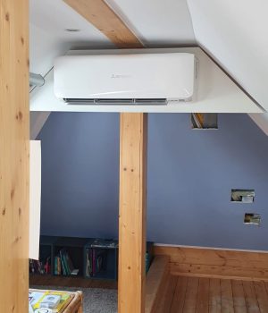 Mitsubishi Heavy Klimagerät Wandgerät Montage im Dachgeschoss in Köln